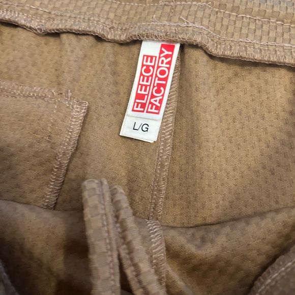 Men's Brown Textured Shorts NWT - Picture 3 of 4